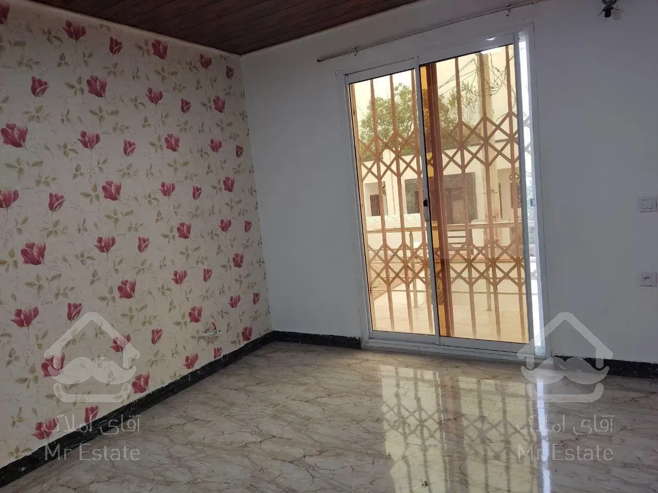 فروش ویلا نیم پیلوت ۲۲۰ متری در چمستان