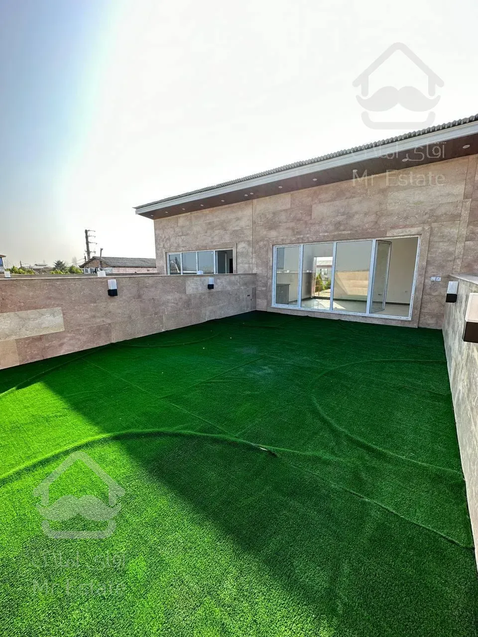 ویلا نوساز مدرن با شاهنشین دنج و ویودار