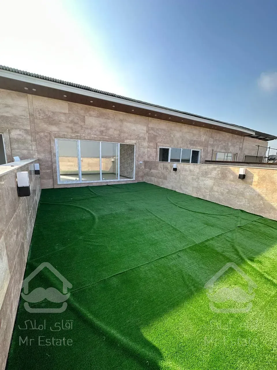 ویلا نوساز مدرن با شاهنشین دنج و ویودار