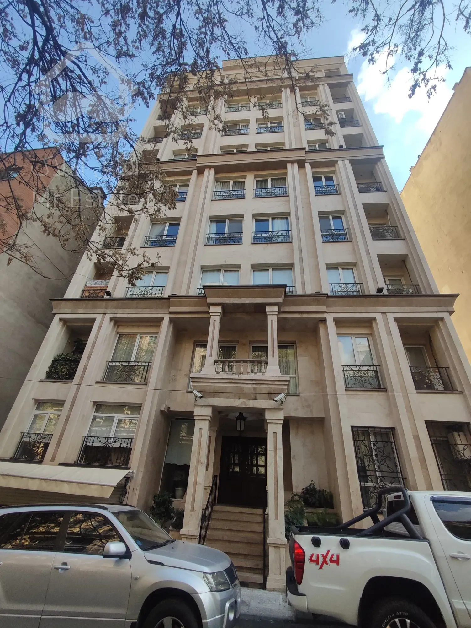 خرید آپارتمان ۱۳۰ متری در نیاوران لابی مجلل