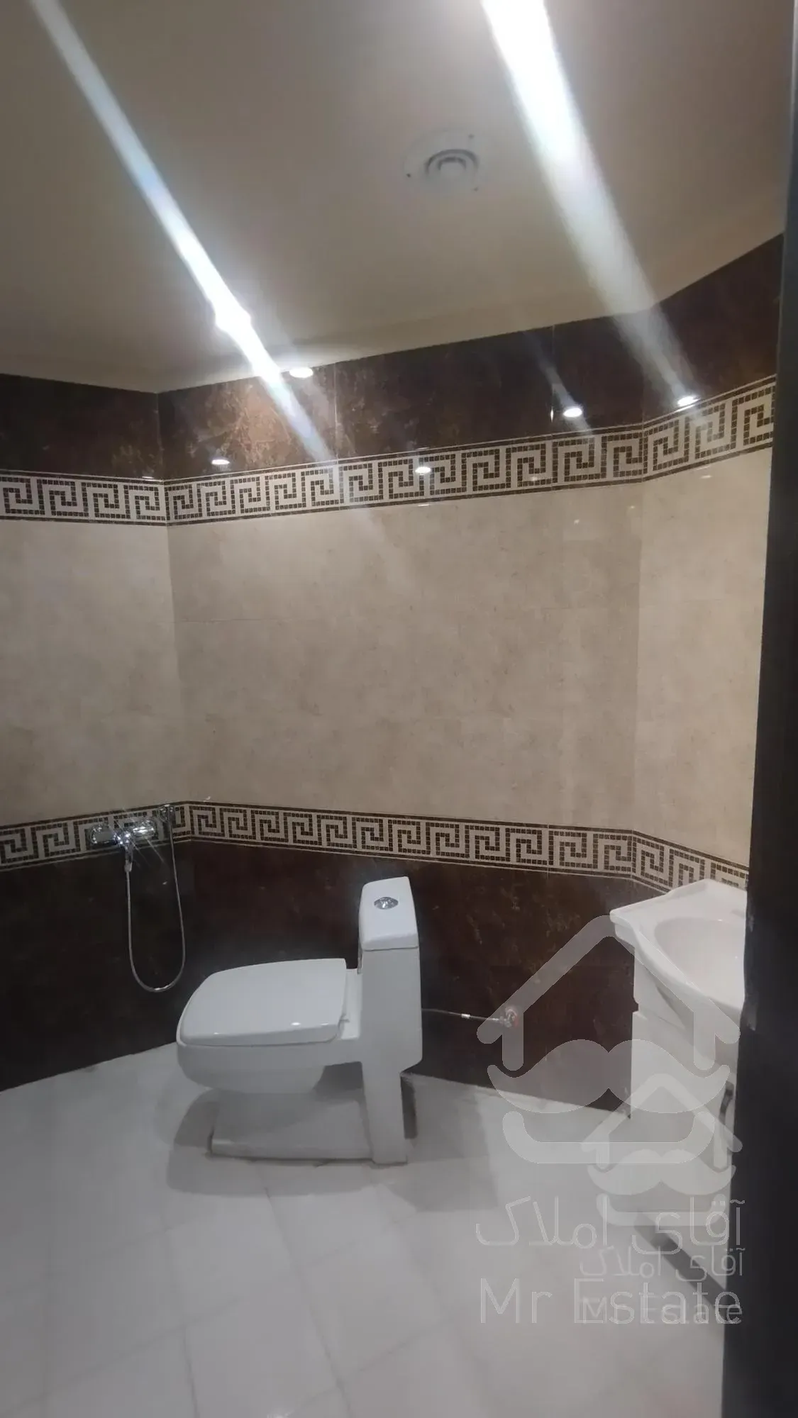 خرید آپارتمان 128متری برج ارگ