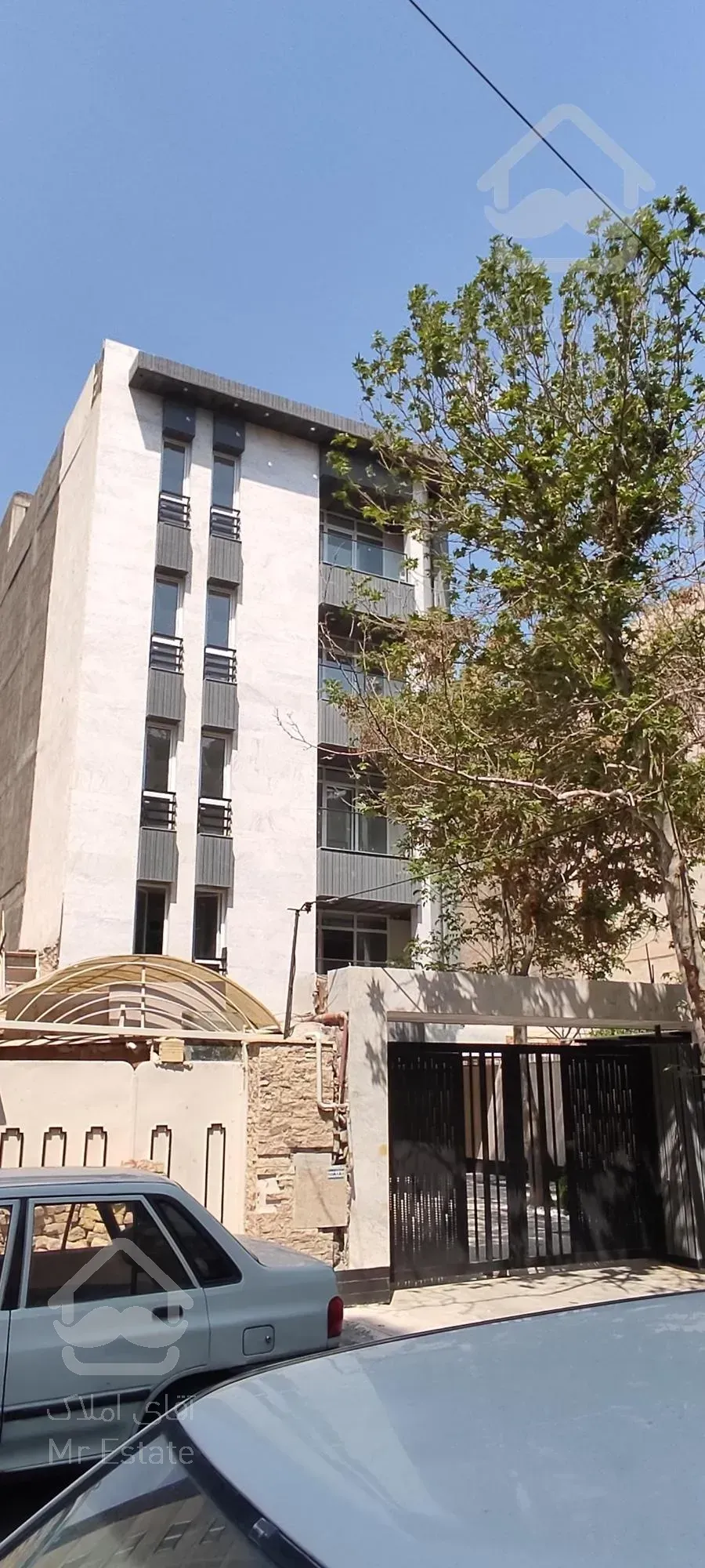 120 متر * نوساز * کلید نخورده * 2 خواب