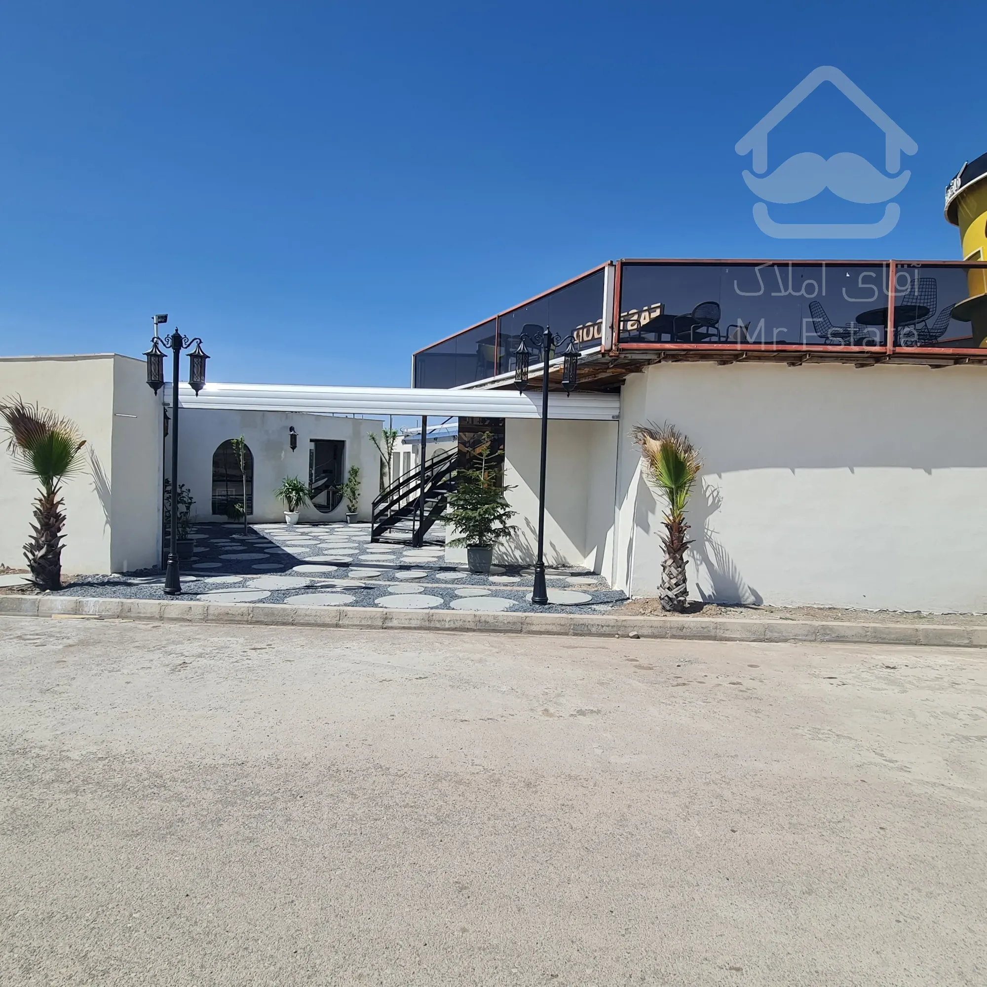 فروش کافه رستوران و خانه ویلایی (کلبه سویئسی)