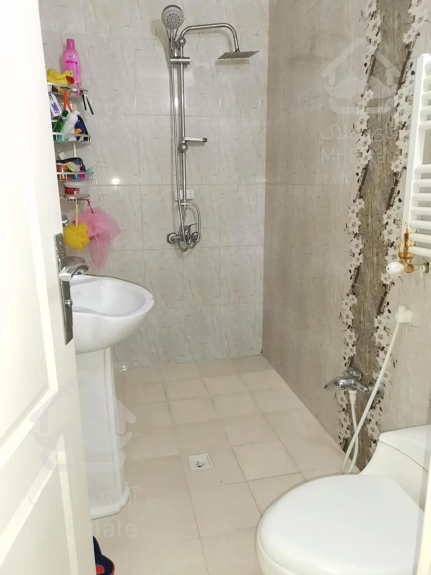 آپارتمان ۸۰ متری سند تک برگ * املاک بزرگ آویژه*