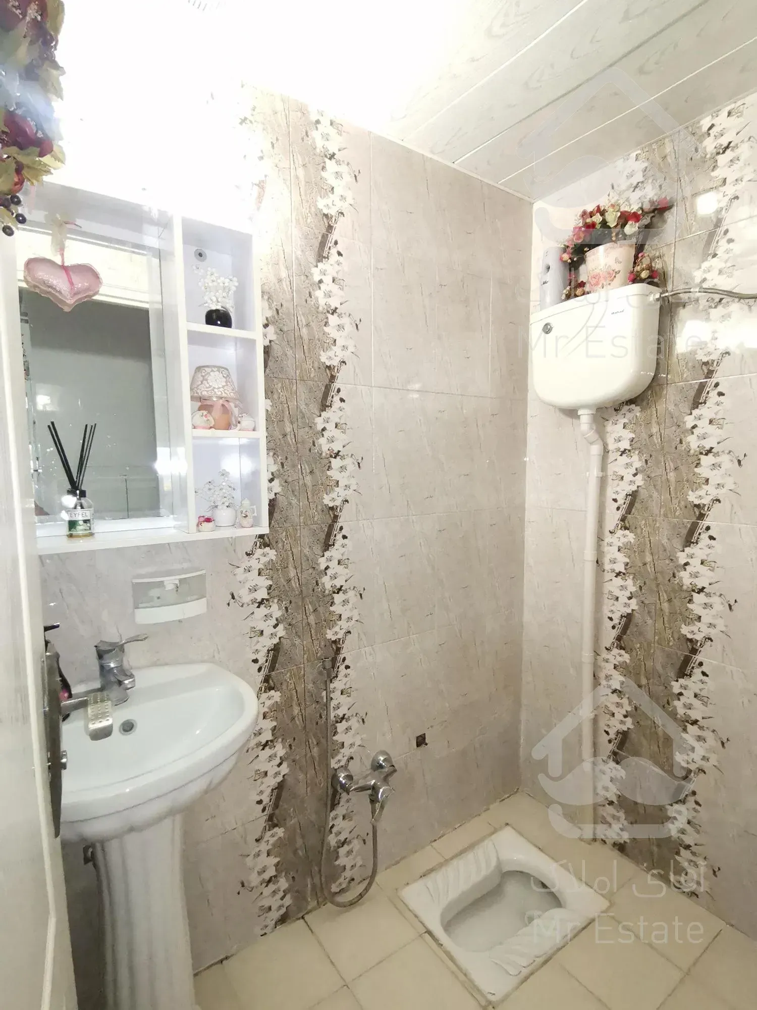 آپارتمان ۸۰ متری سند تک برگ * املاک بزرگ آویژه*