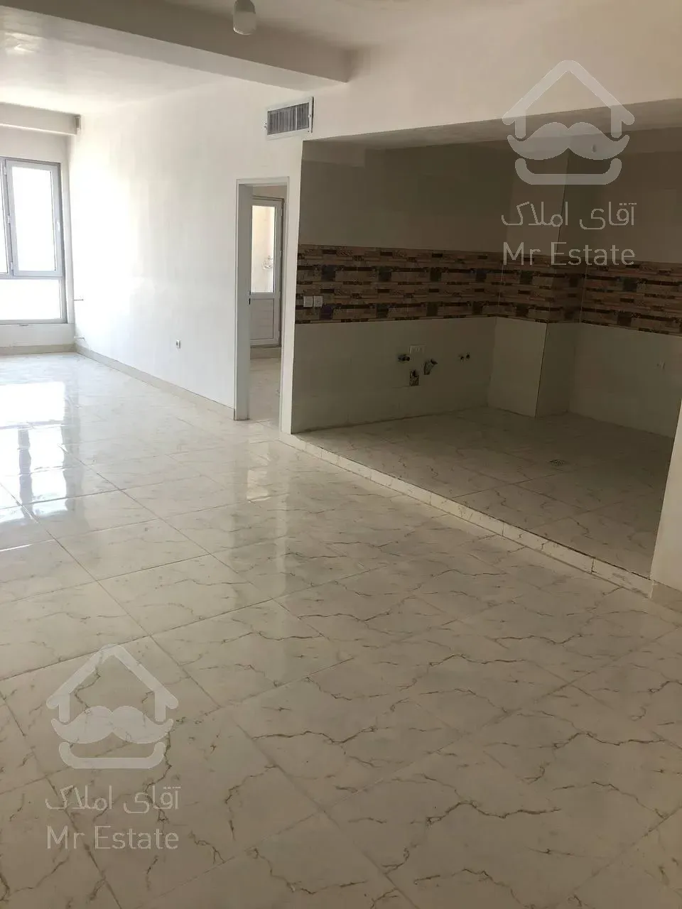 آپارتمان۹۵متری/دوخواب/کلید نخورده/وحیدیه