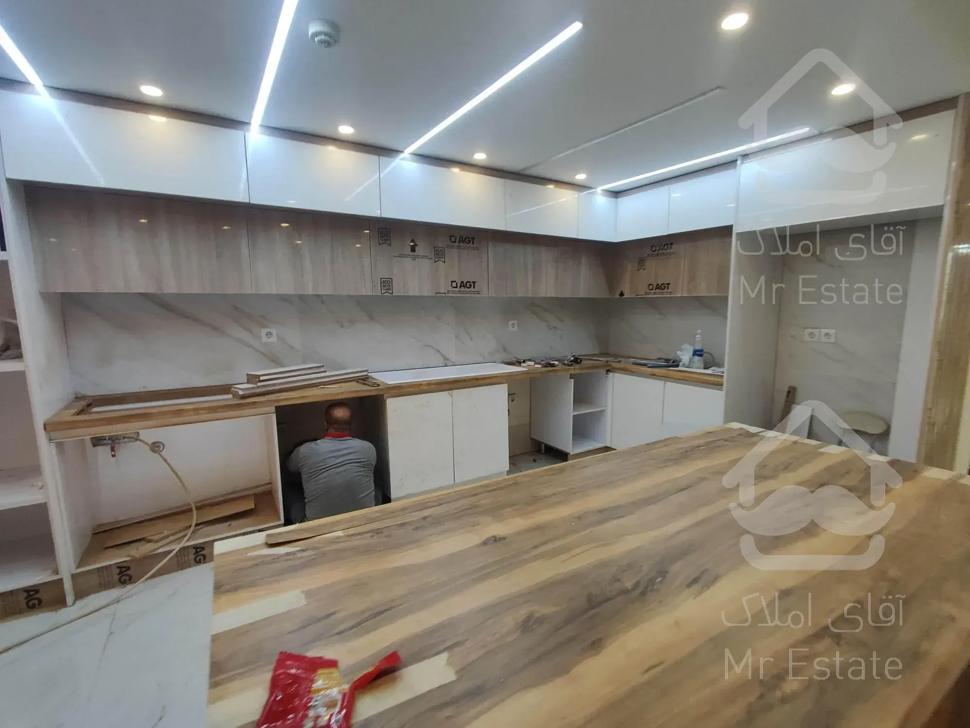 رهن و اجاره آجودانیه ۲۰۰متر ۳مستر ویو تهران