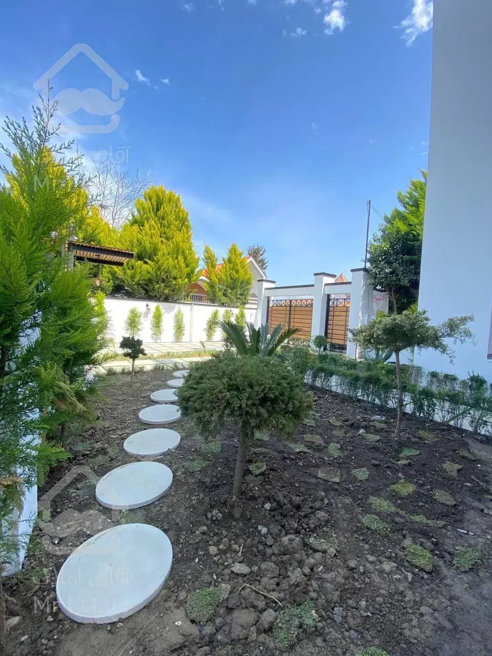 فروش ویلا دوبلکس نما مدرن منطقه چمستان