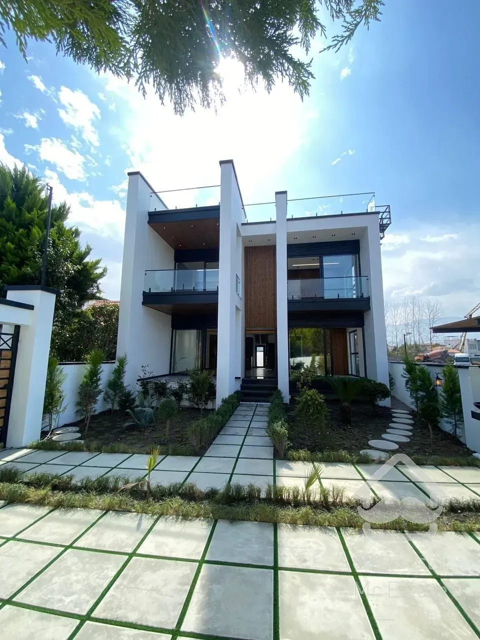 فروش ویلا دوبلکس نما مدرن منطقه چمستان