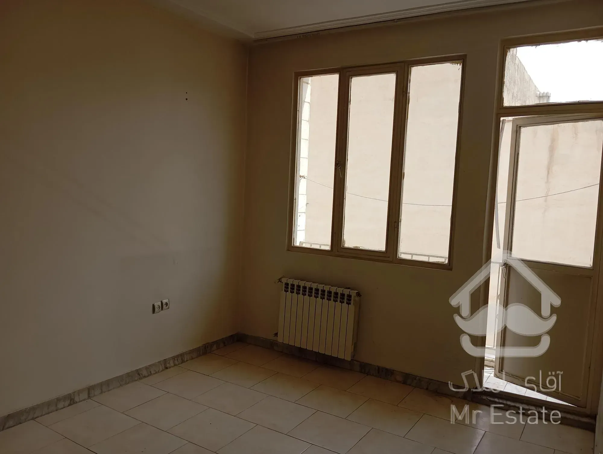 100 متری دو خواب شهرک راه اهن