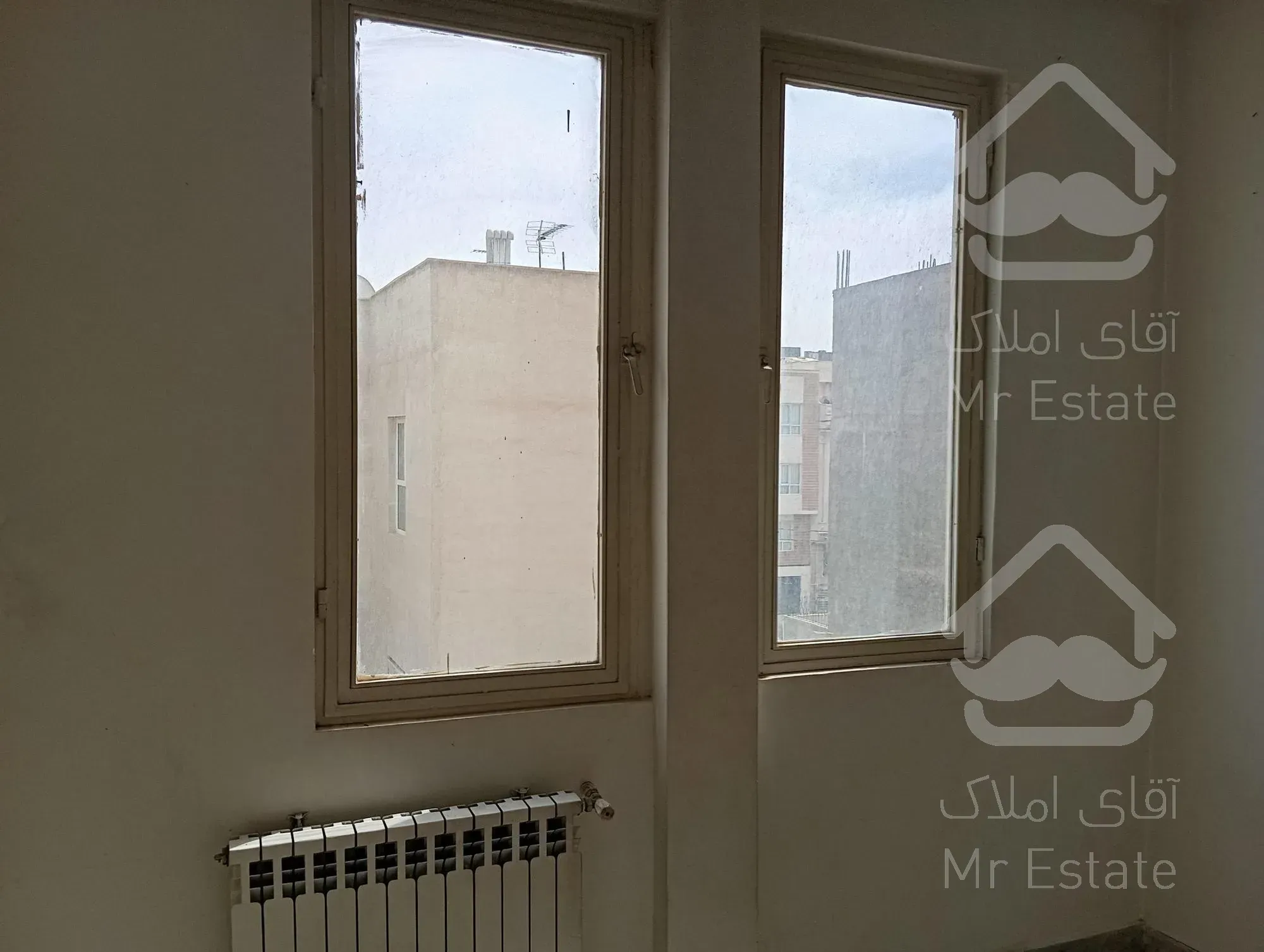 100 متری دو خواب شهرک راه اهن