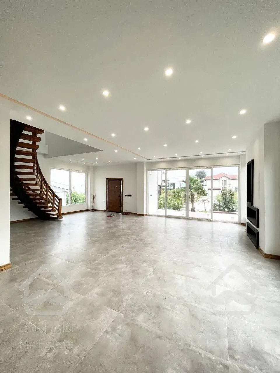 فروش ویلا دوبلکس ۴۰۰ متری در چمستان