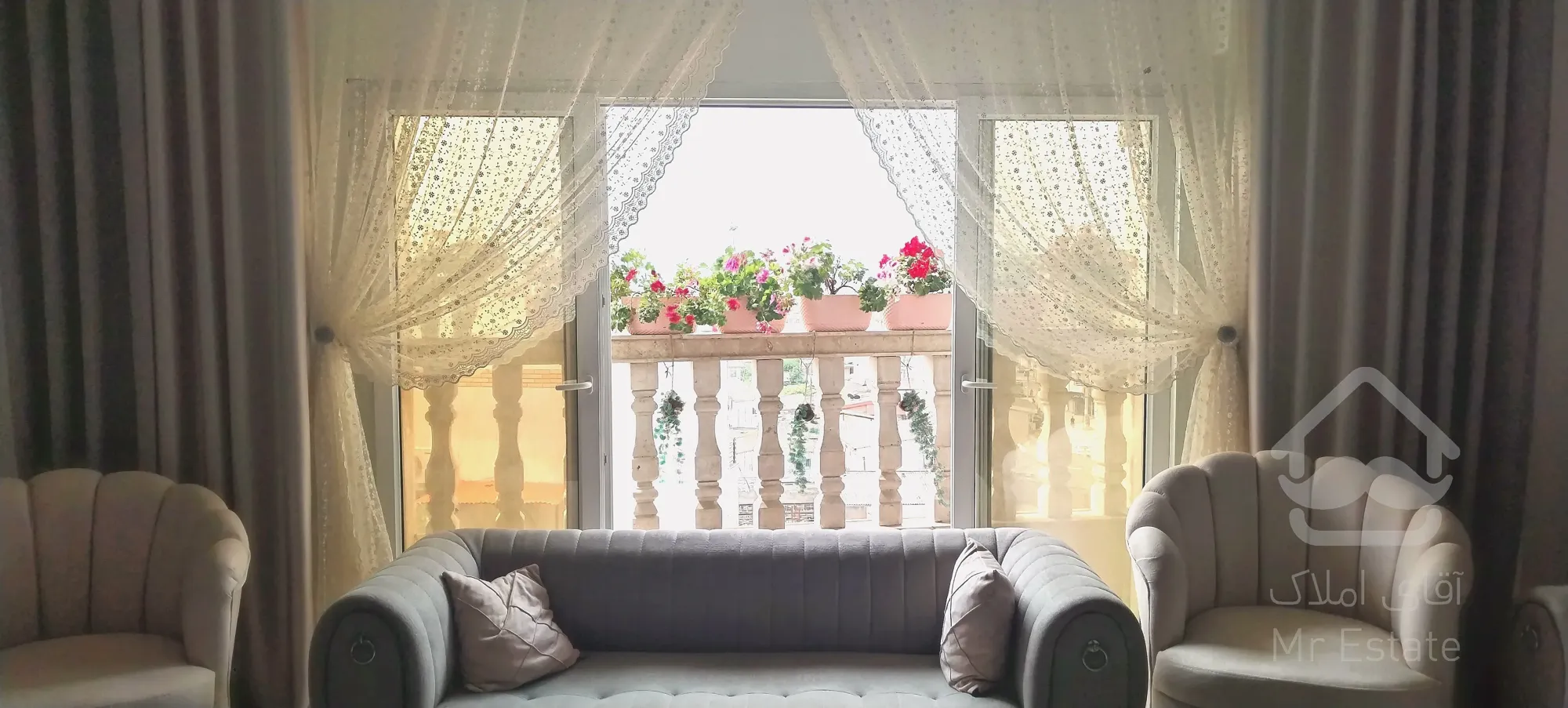 آپارتمان 135متری3خواب طبقه6 ویو ابدی و غرق در نور