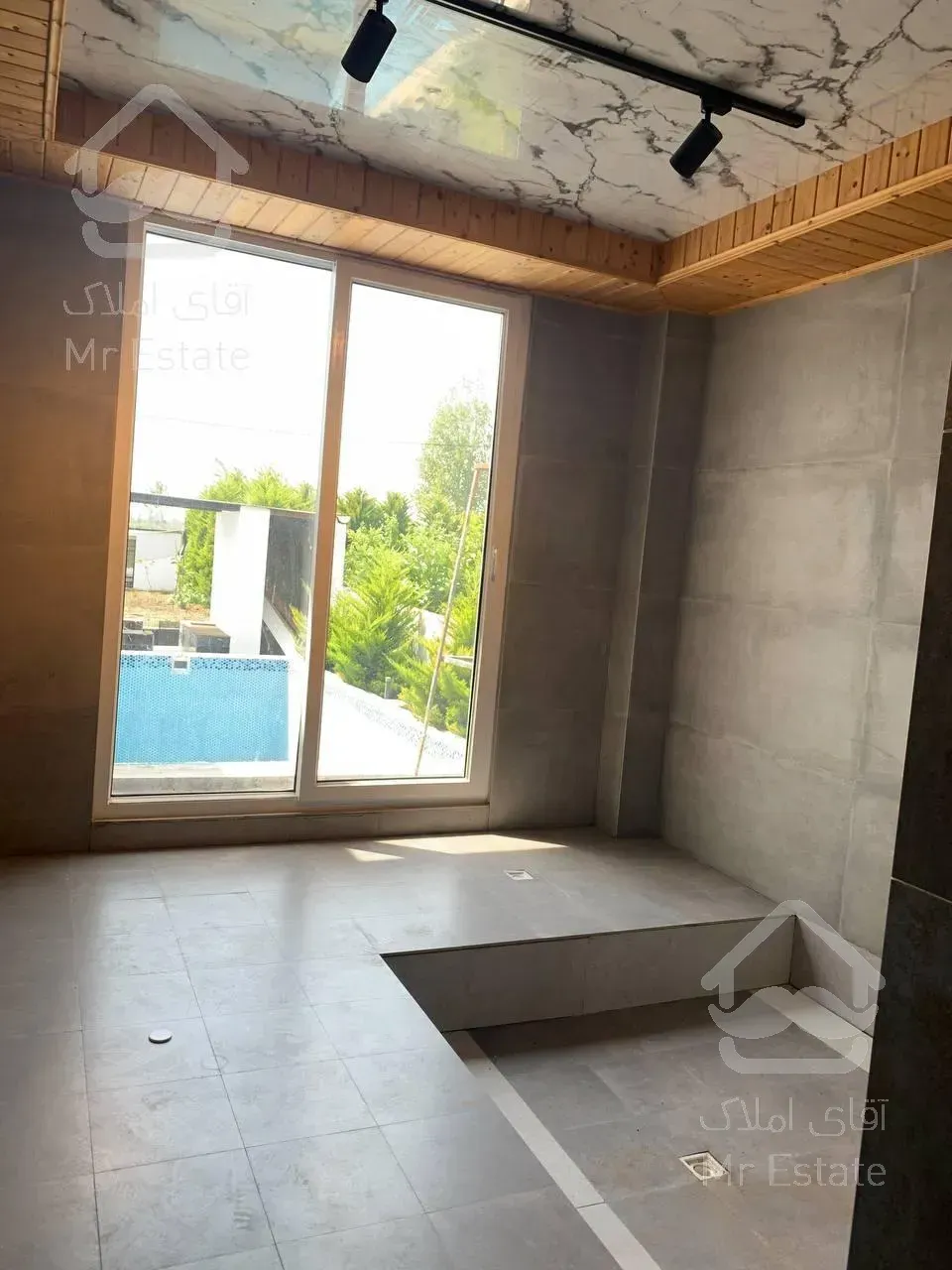 ویلادوبلکس استخردار با روفگاردن در منطقه ساحلی