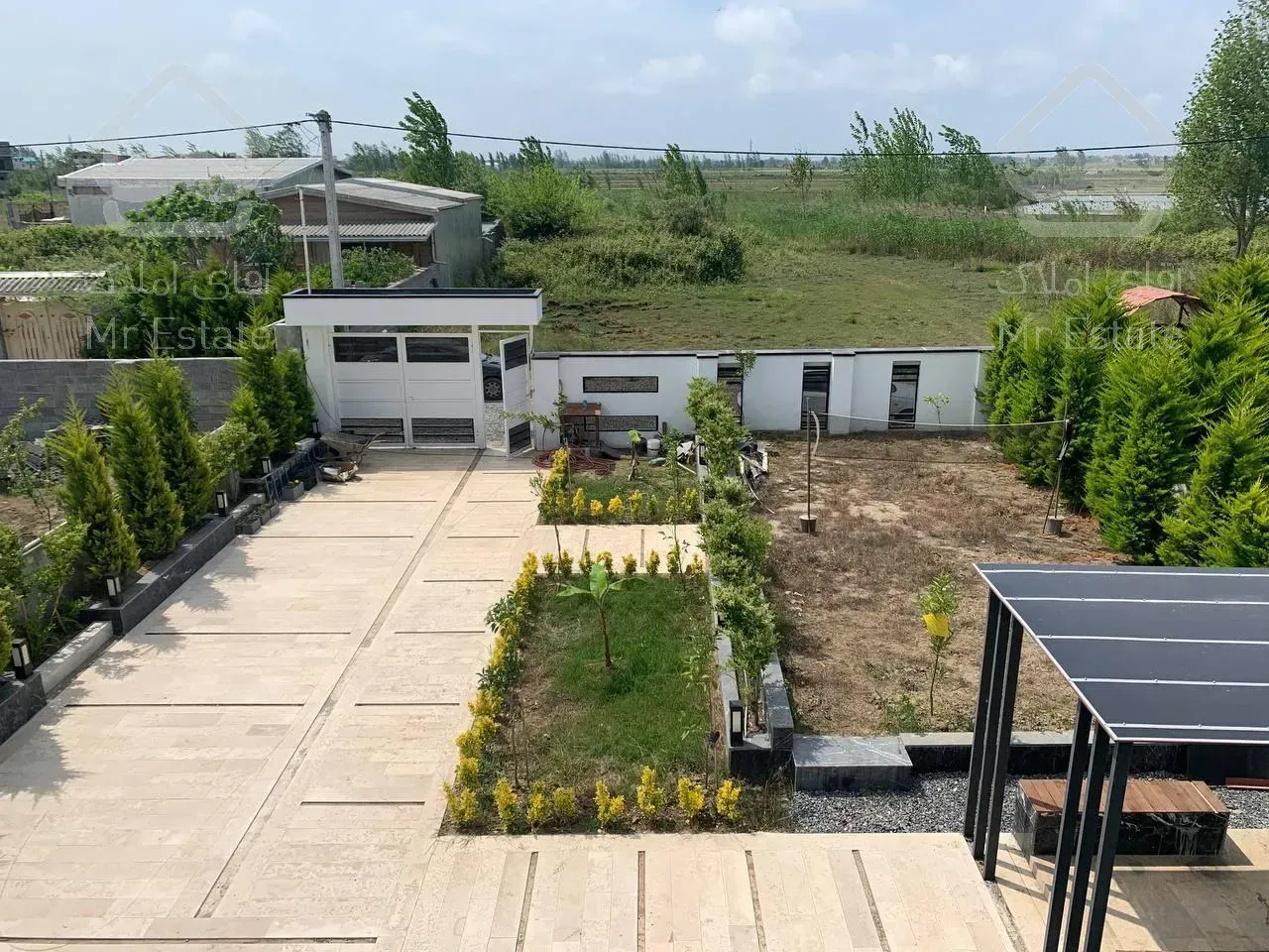 ویلادوبلکس استخردار با روفگاردن در منطقه ساحلی