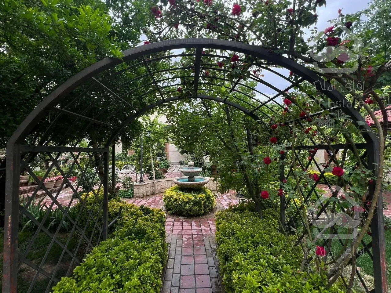 ویلای رویایی در فاز 2 مهرشهر بلوار شهرداری