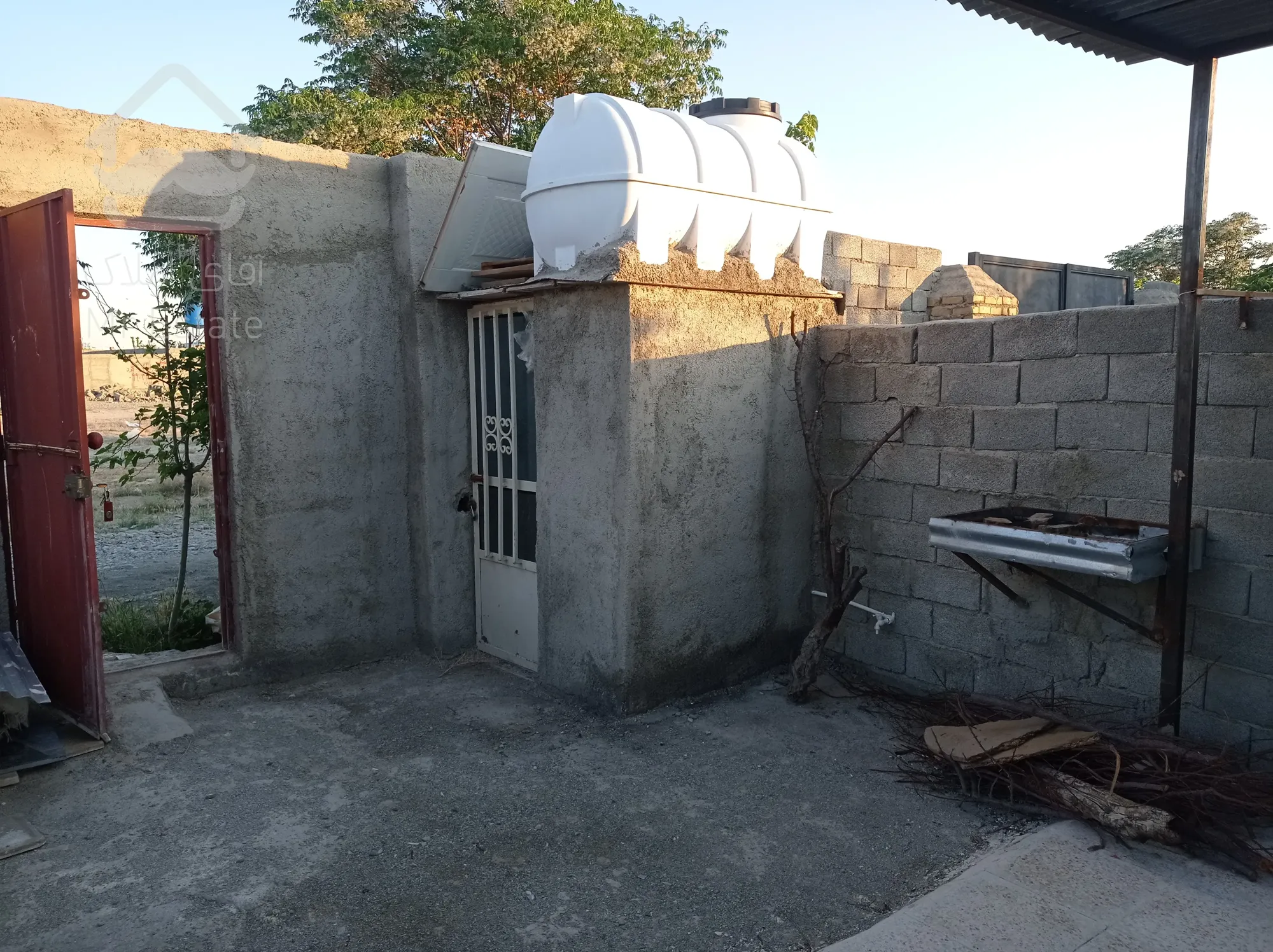 باغچه ۱۳۰ متری آلاچیق دار چهاردیواری قدیمی