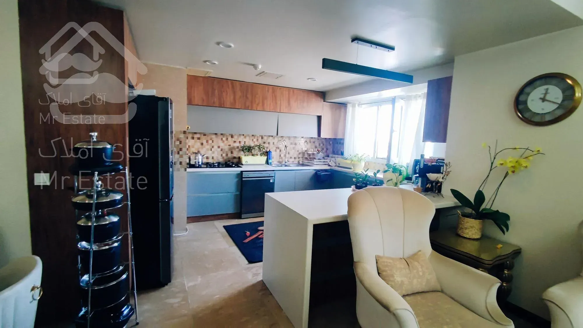 رهن و اجاره واحد ۱۲۷ متری خوش نقشه با تراس بزرگ