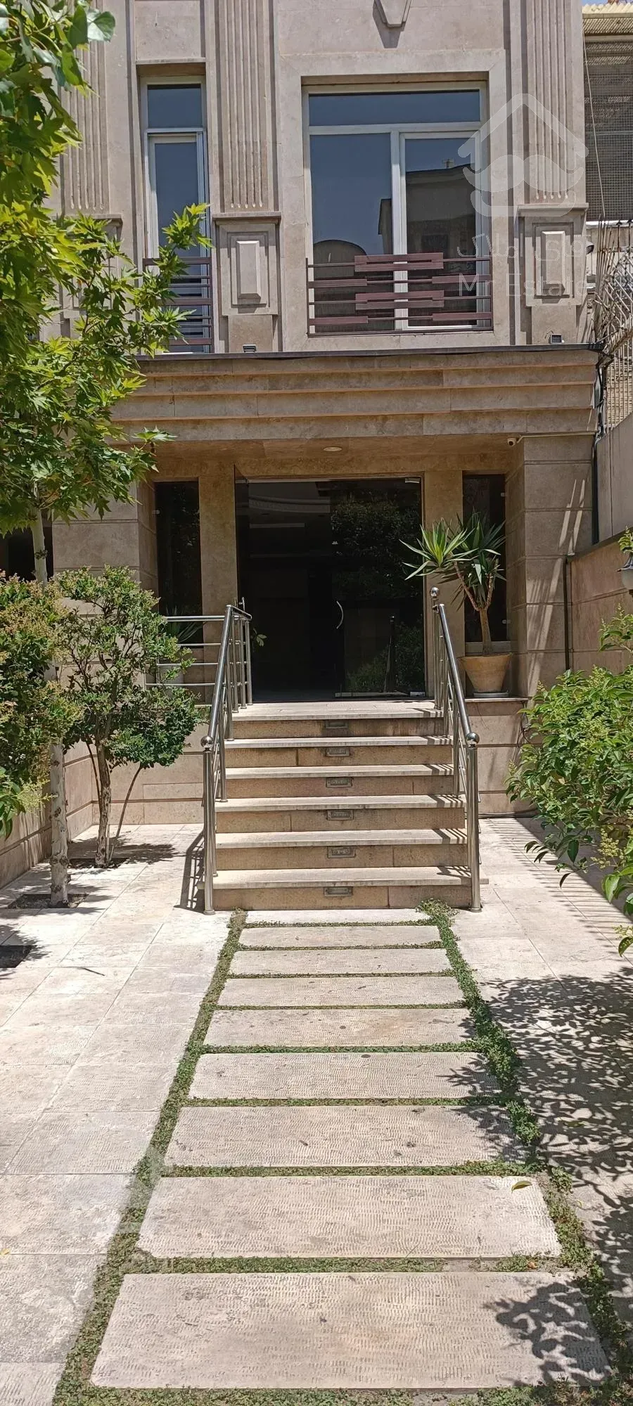 فروش موقعیت اداری ساختمان پزشکان