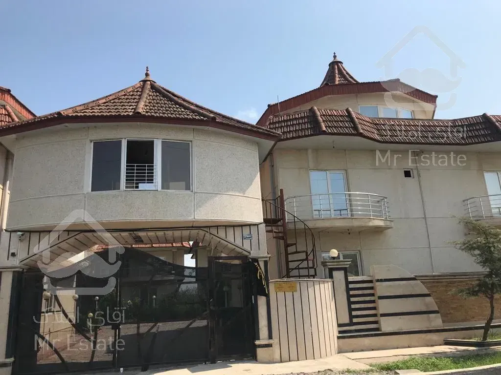 فروش ویلا ۳۶۰ متری شهرکی در محمود آباد