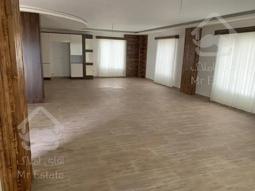 فروش ویلا ۳۶۰ متری شهرکی در محمود آباد