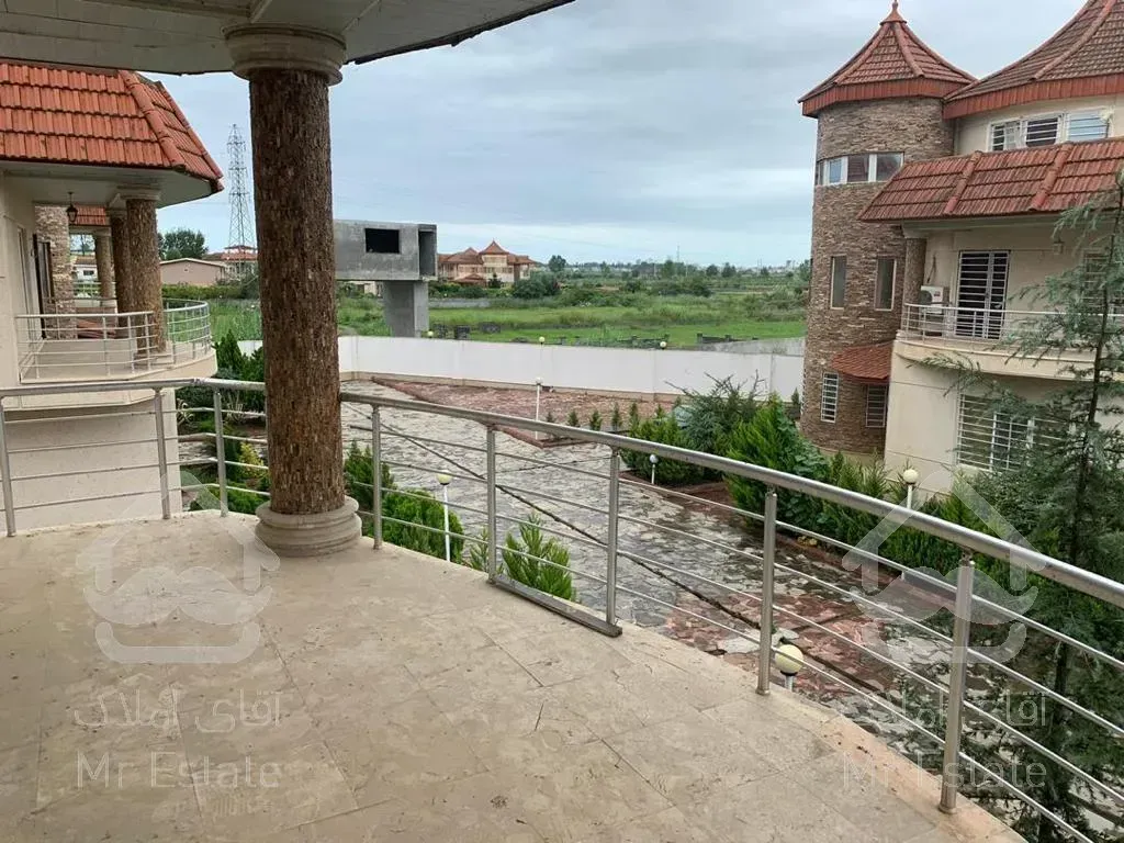 فروش ویلا ۳۶۰ متری شهرکی در محمود آباد