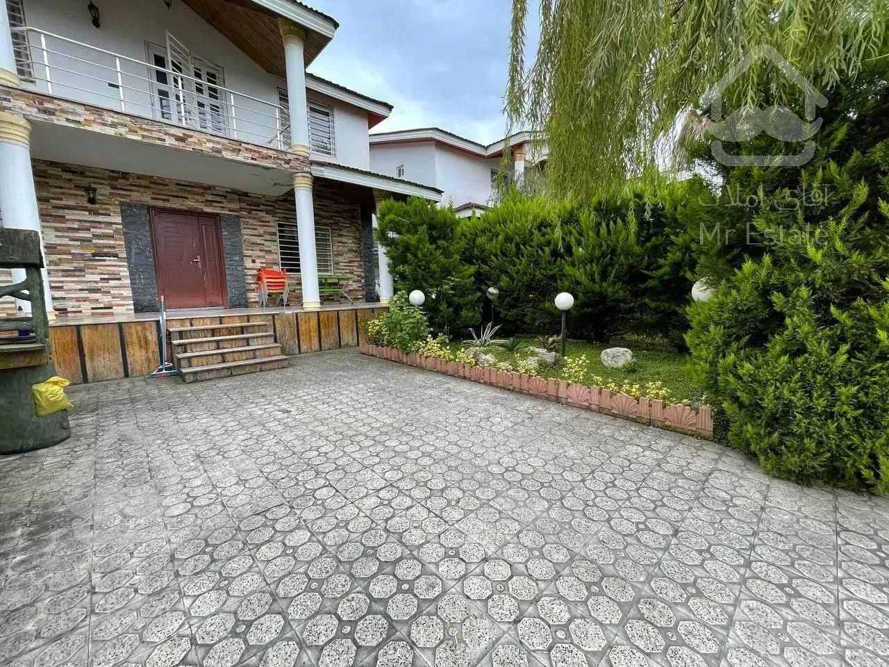 فروش ویلا دوبلکس شهرکی ۱۸۰متری در رویان