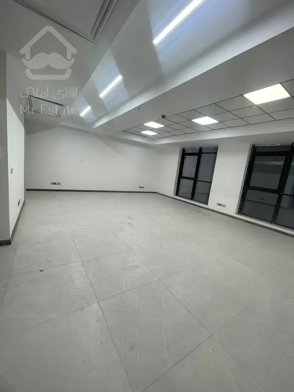 دفاتر اداری در قلب غروی با طراحی مدرن و امکانات کامل