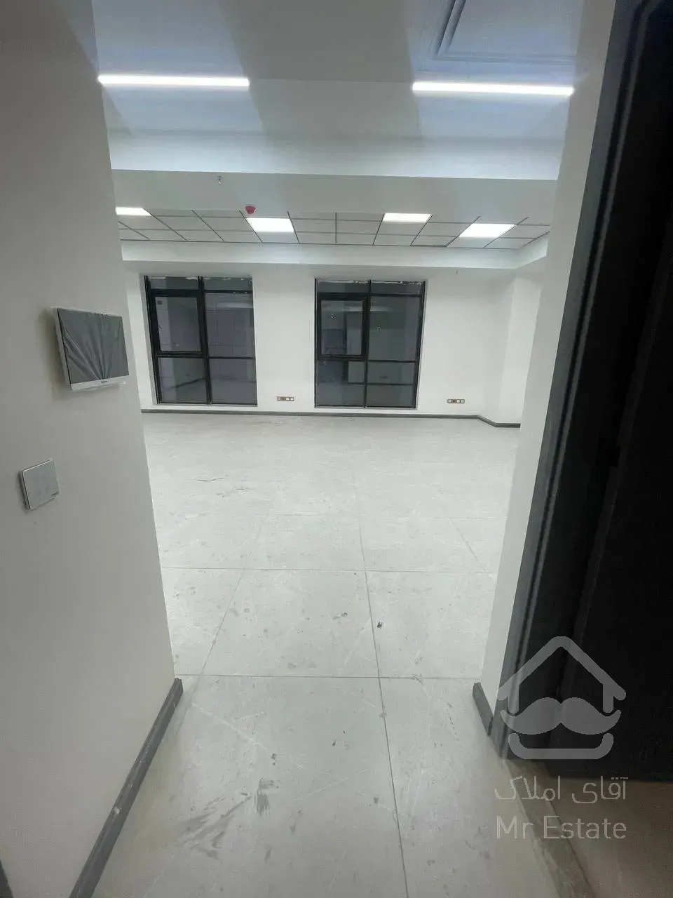 فروش واحد اداری 69 متری  فلت در رونیکاپالاس غروی