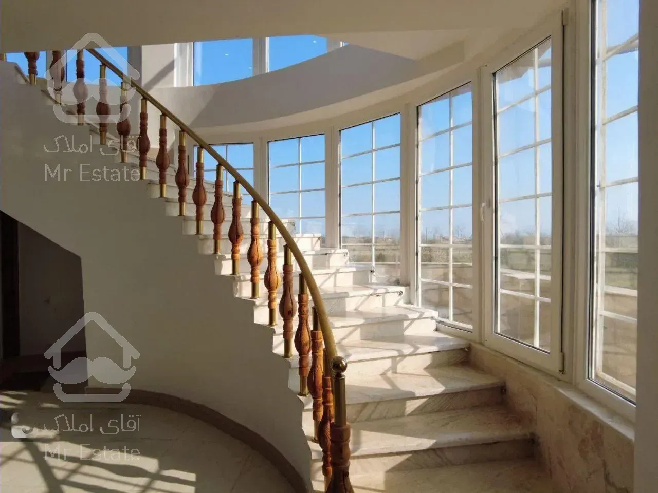 فروش ۶۳۰ متر ویلا لاکچری مدرن با متریال به روز در منطقه چمخاله