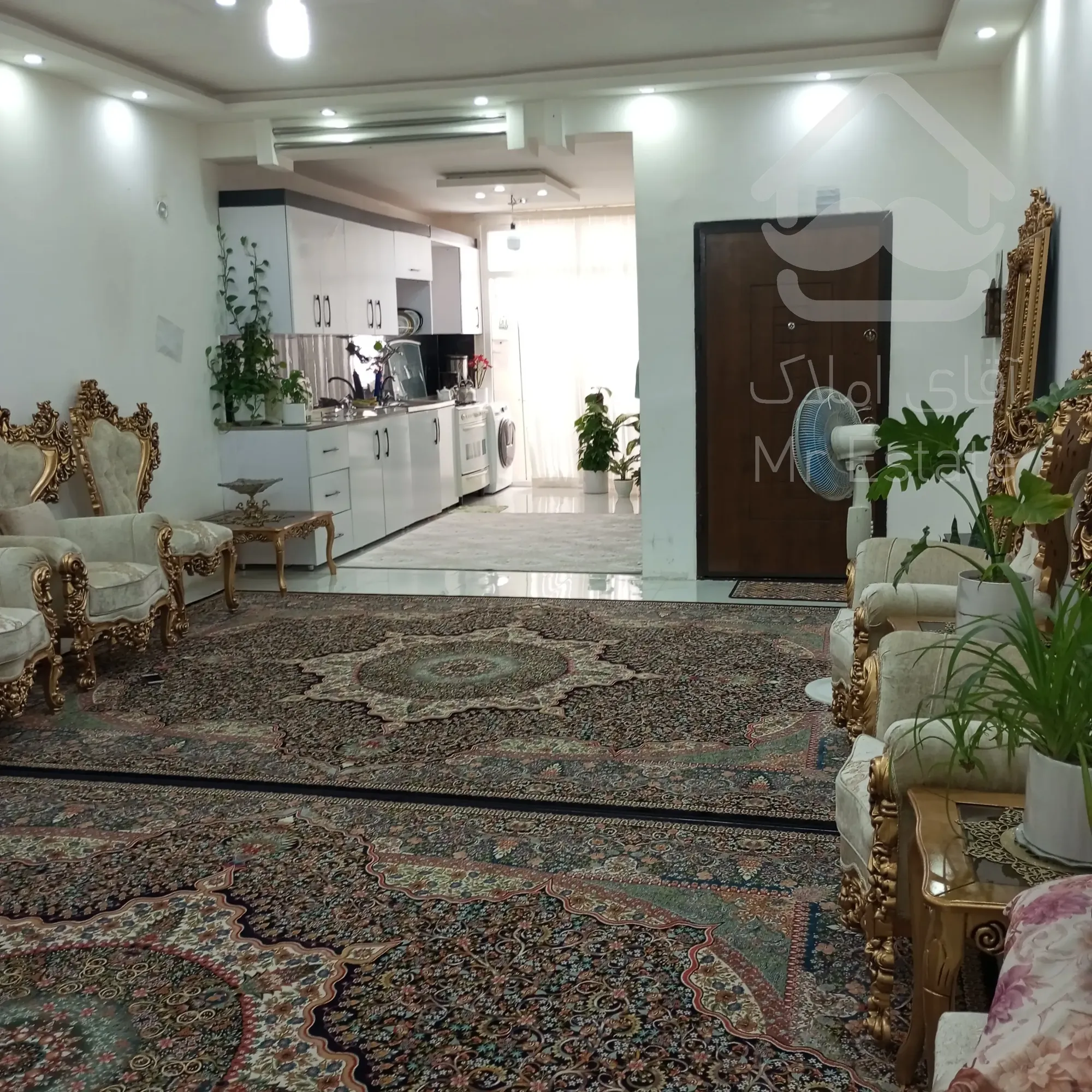 آپارتمان داخل کشاورز پنج