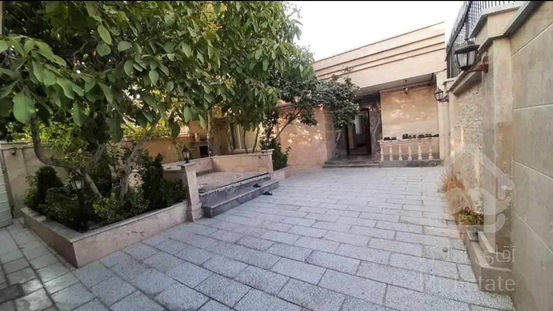 خانه ویلایی ۲۵۰ متر