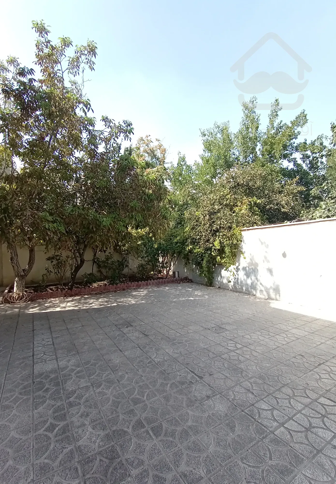 ۴۰۰متر جنوبی ۶طبقه جواز روی پیلوت خرید ُ مشارکت