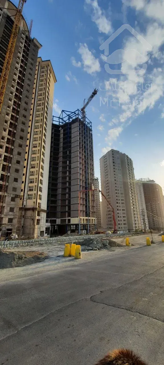 ۹۲ متر دو خواب اکازیون سند تک برگ در چیتگر