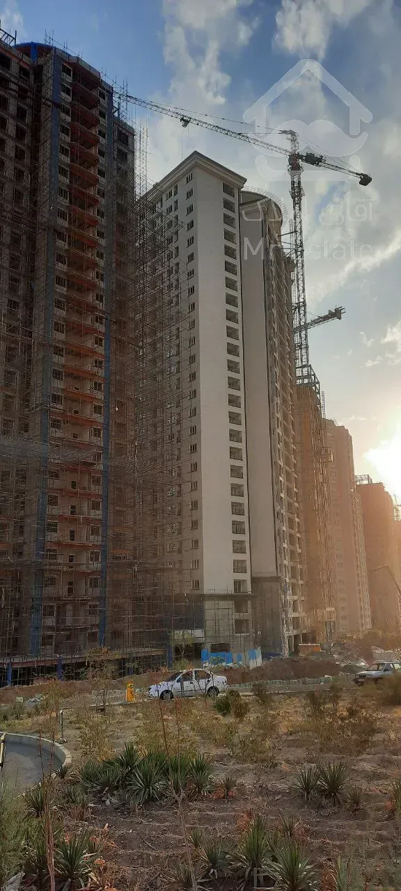 ۹۲ متر دو خواب اکازیون سند تک برگ در چیتگر