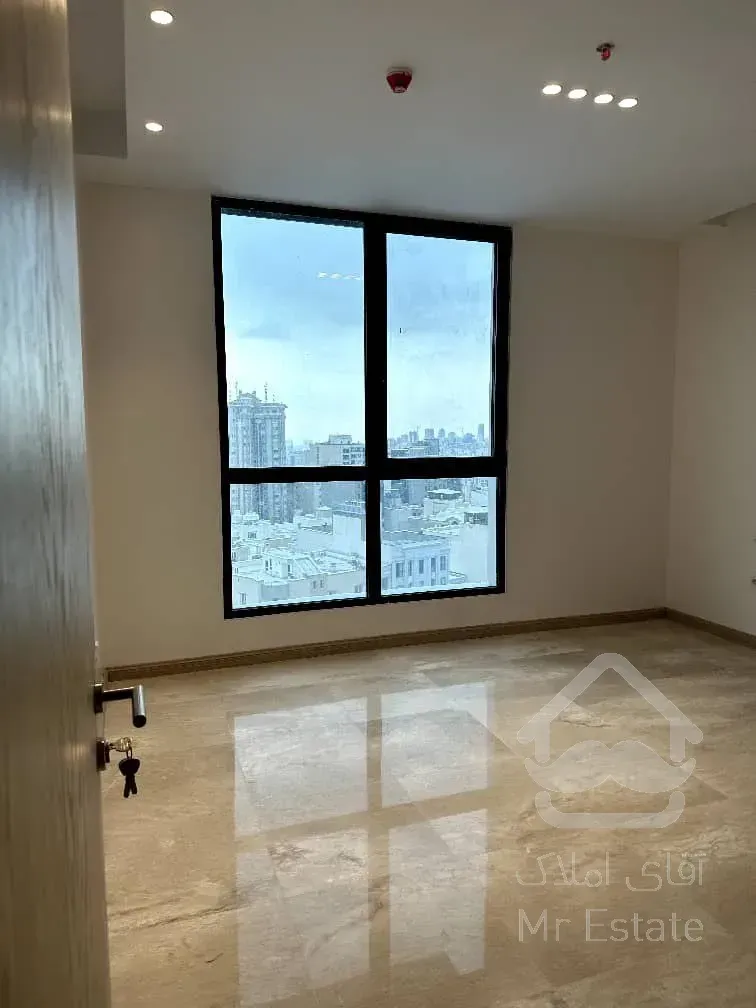 نیاوران ۳۰۰ متر سند اداری ، ۳ ساله ، تمامی مشاغل