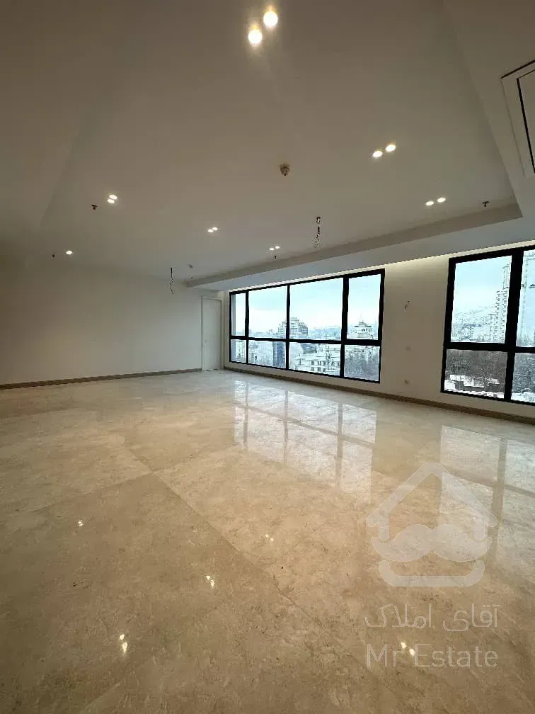 نیاوران ۳۰۰ متر سند اداری ، ۳ ساله ، تمامی مشاغل