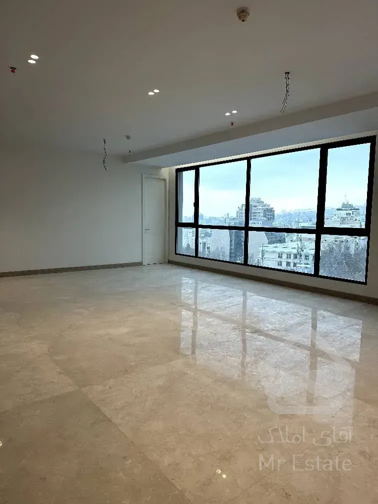 نیاوران ۳۰۰ متر سند اداری ، ۳ ساله ، تمامی مشاغل