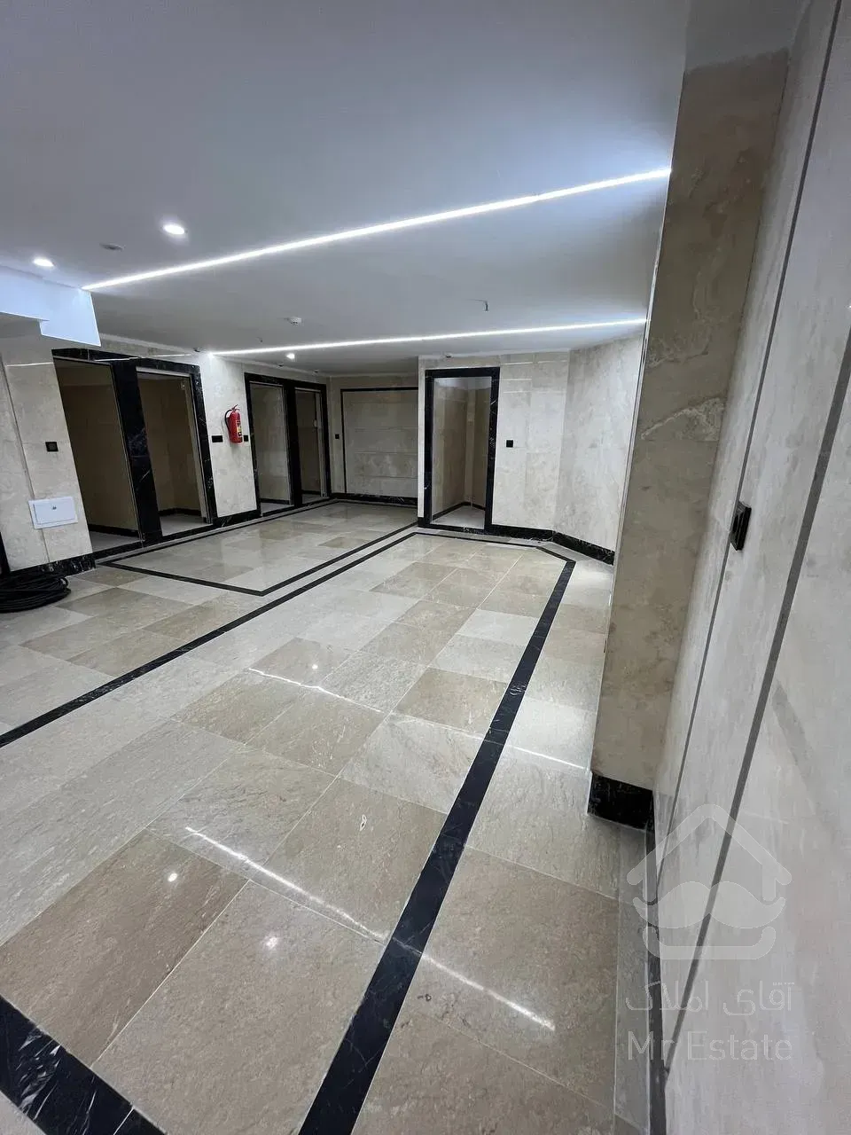 فروش 5 واحد111 متری در تاپ لوکیشن به همراه دو واحد تجاری به صورت یکجا