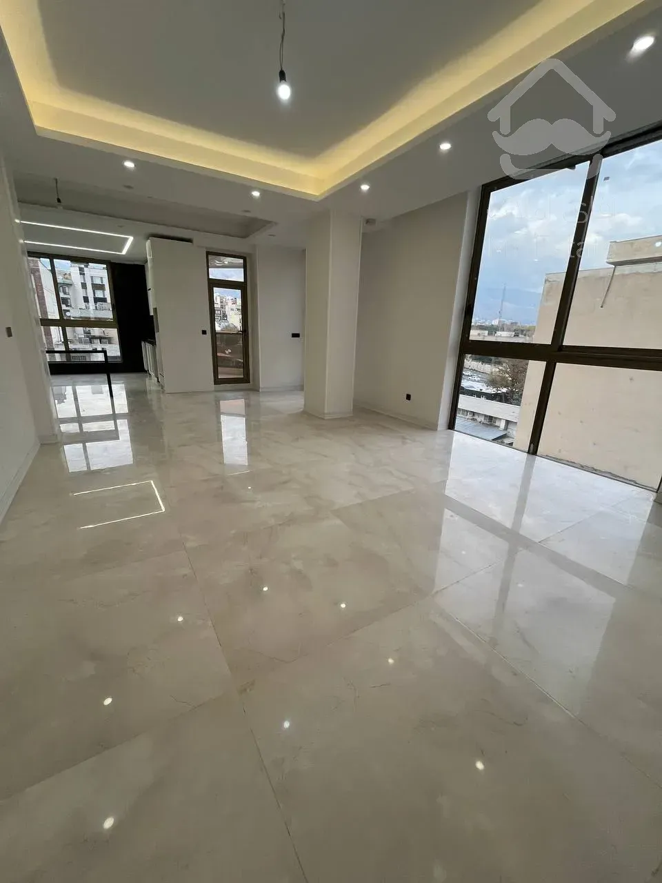 فروش 5 واحد111 متری در تاپ لوکیشن به همراه دو واحد تجاری به صورت یکجا