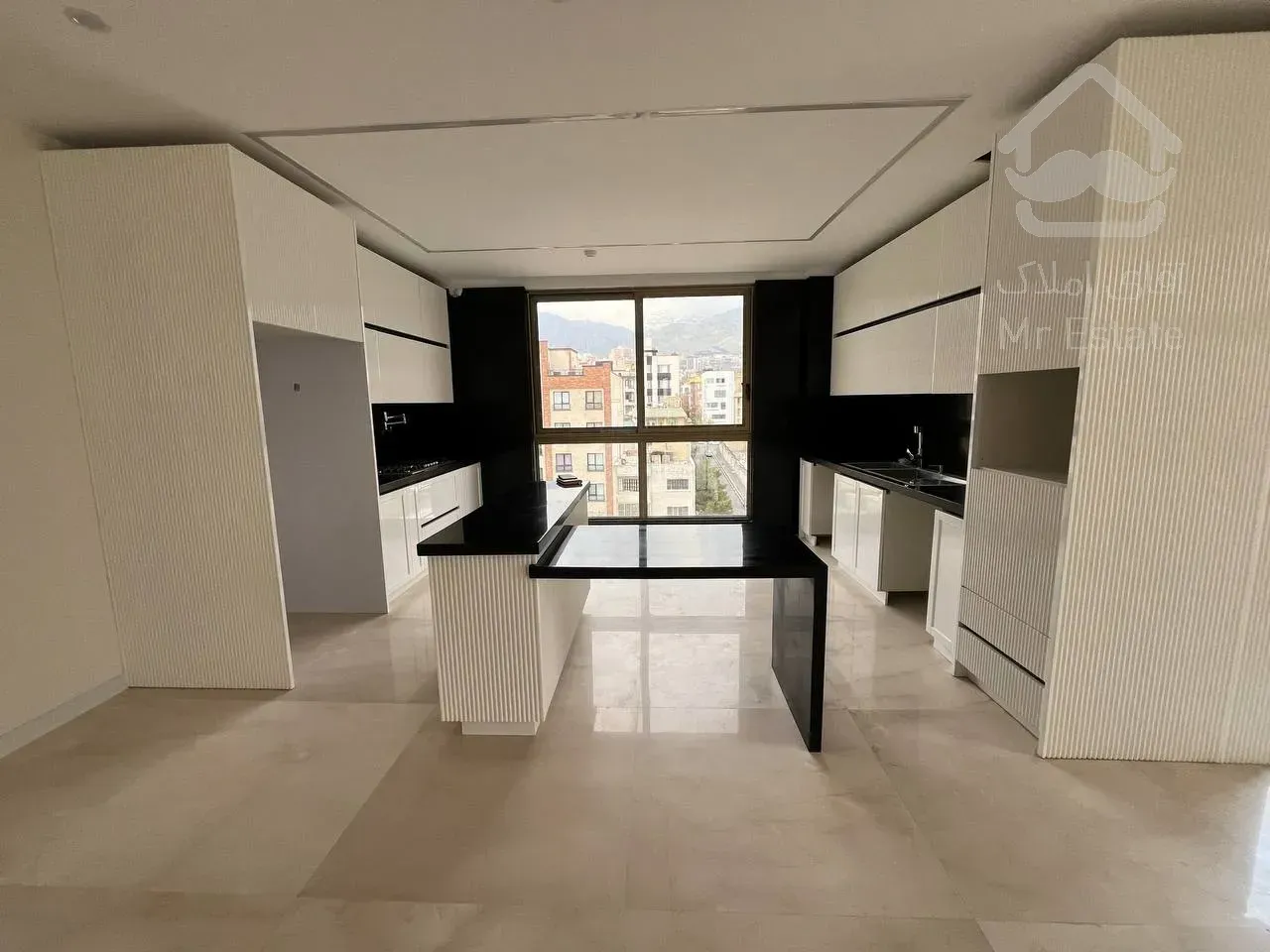 فروش اپارتمان بصورت یکجا 5 طبقه تک واحدی ودو واحد تجاری