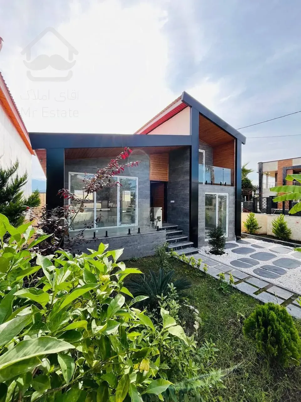 فروش ویلا نیم پیلوت جداب ۱۸۰متری ۲خواب ویو جنگل شهرکی در چمستان