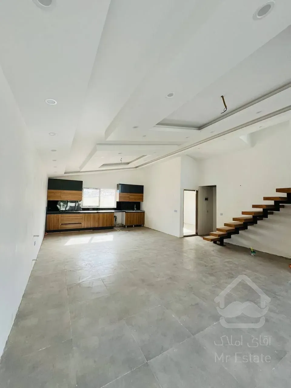 فروش ویلا نیم پیلوت جداب ۱۸۰متری ۲خواب ویو جنگل شهرکی در چمستان