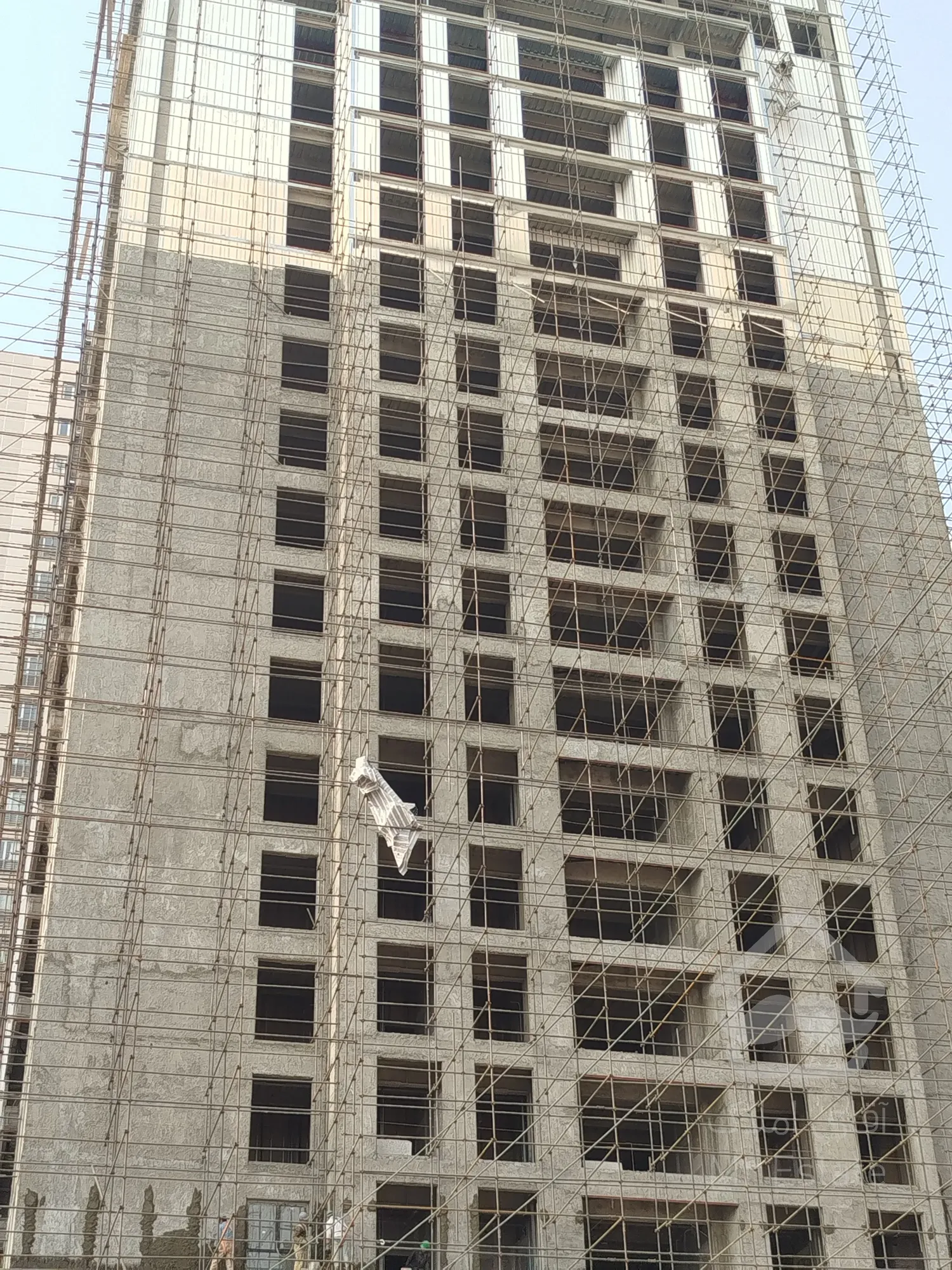 فروش آپارتمان ۱۲۱متری فول امکانات باطراحی مهندسی