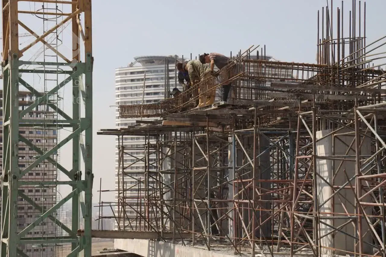 ۹۲متر ۲ خواب پیش فروش در برج مسکونی معتبر