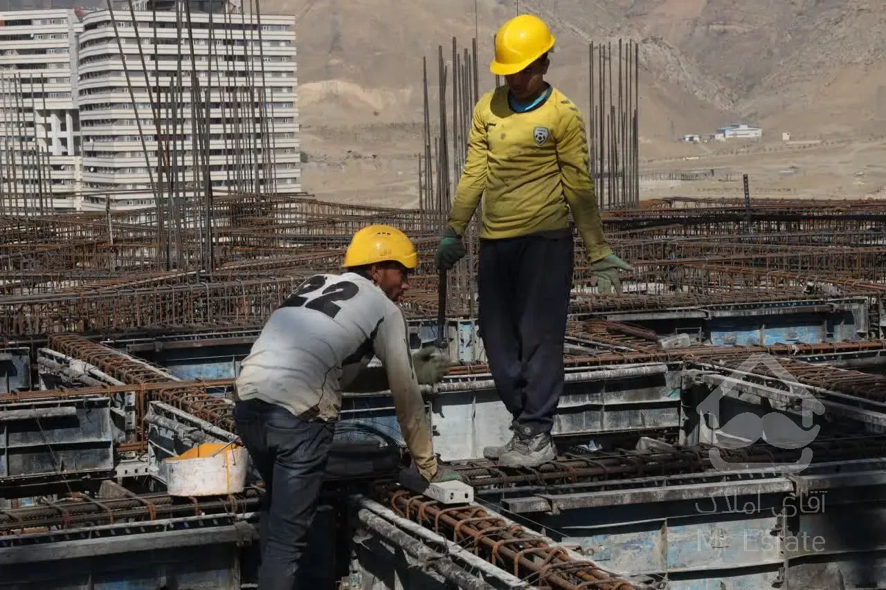 ۹۲متر ۲ خواب پیش فروش در برج مسکونی معتبر