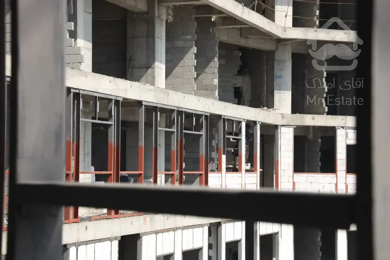 ۹۲متر ۲ خواب پیش فروش در برج مسکونی معتبر