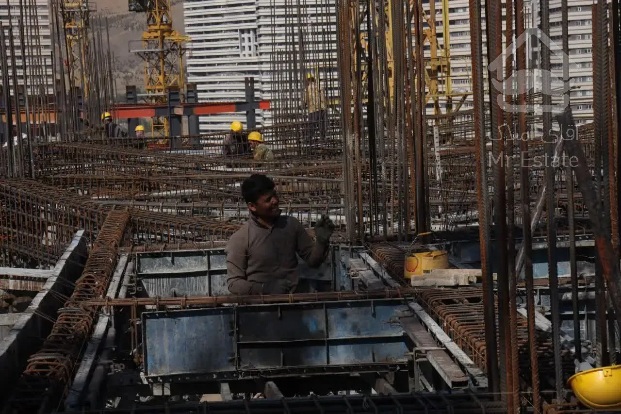 ۹۲متر ۲ خواب پیش فروش در برج مسکونی معتبر