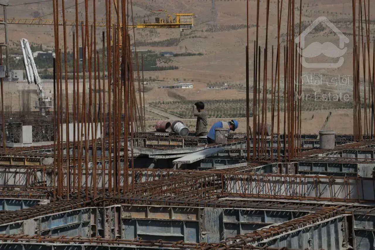 ۹۲متر ۲ خواب پیش فروش در برج مسکونی معتبر