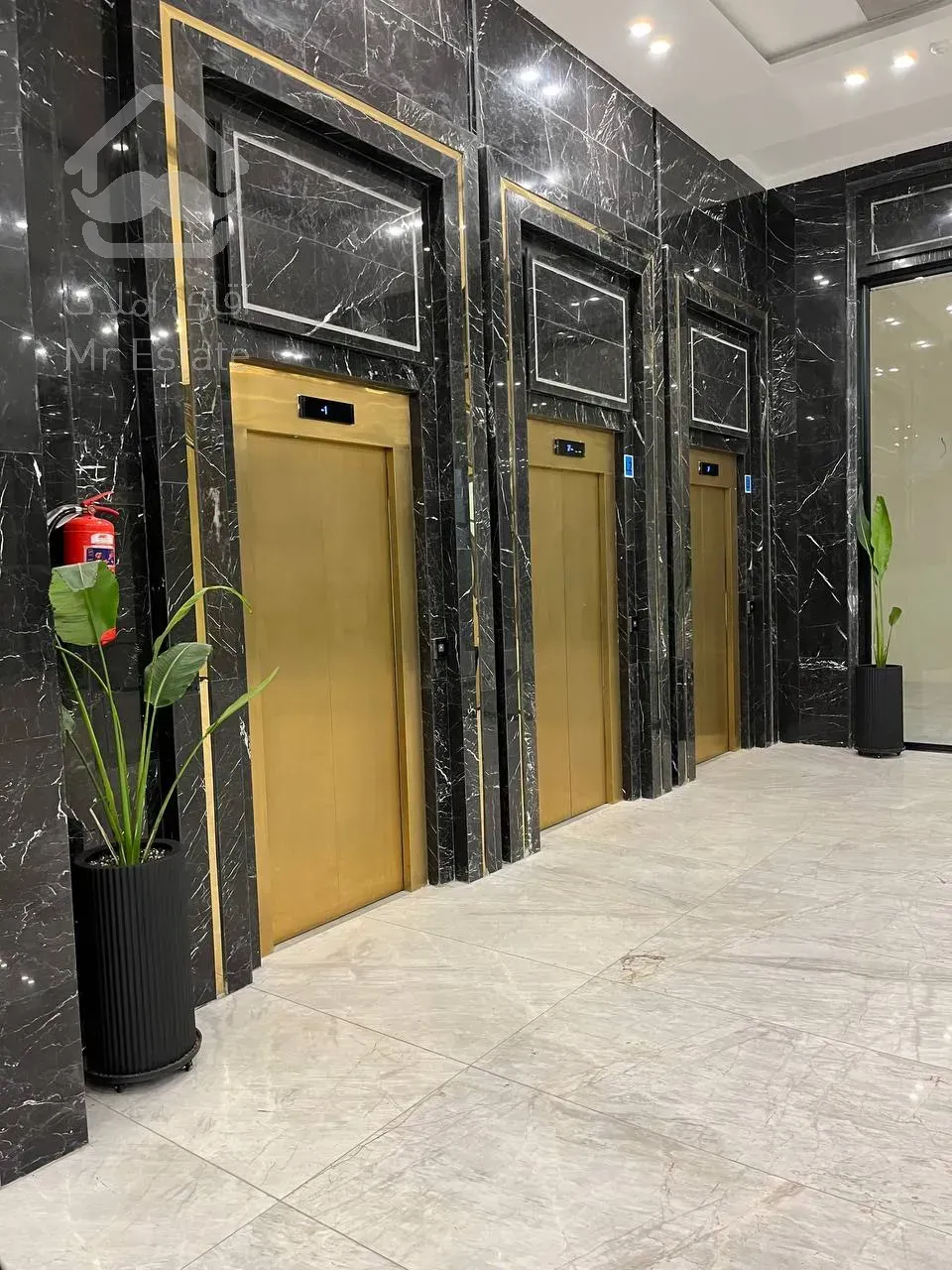 فروش اقساطی واحد تجاری در رونیکا مال/پاخور عالی